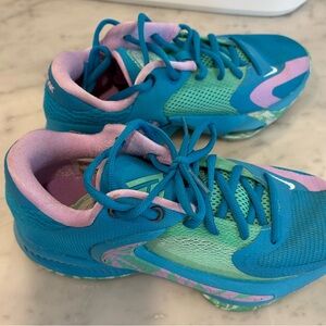 Like NEW NIKE ZOOM FREAK YOUTH 3.5 'BIRTHSTONE'